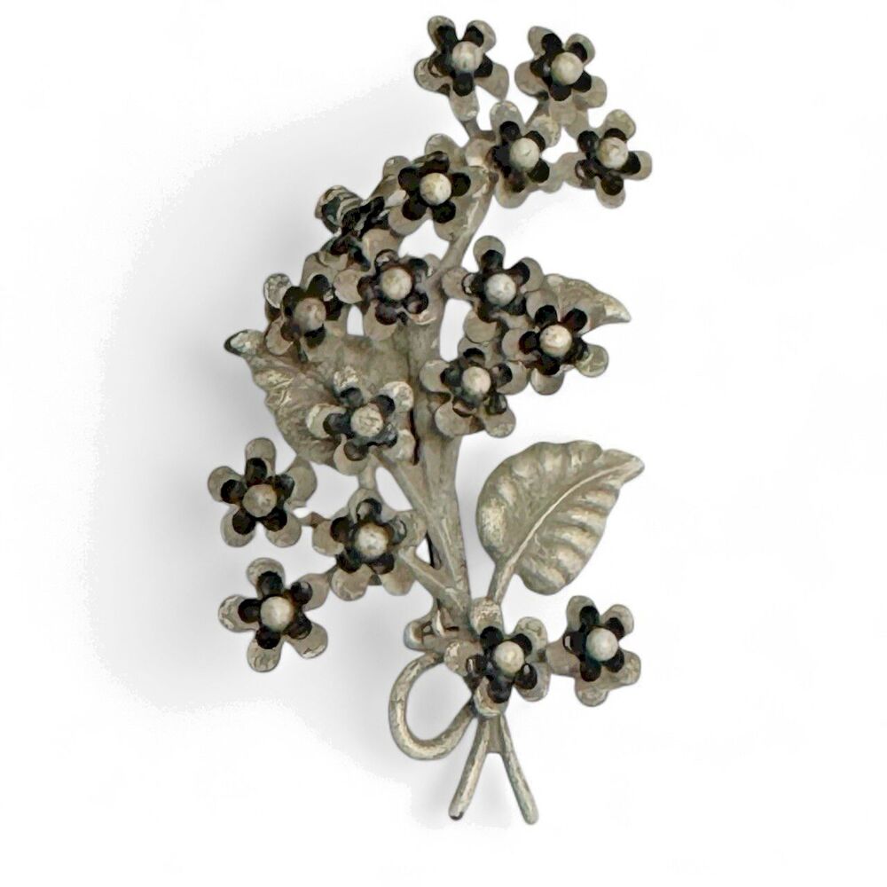 Vintage Silvertone Floral Bouquet Brooch – 2.25 Inches